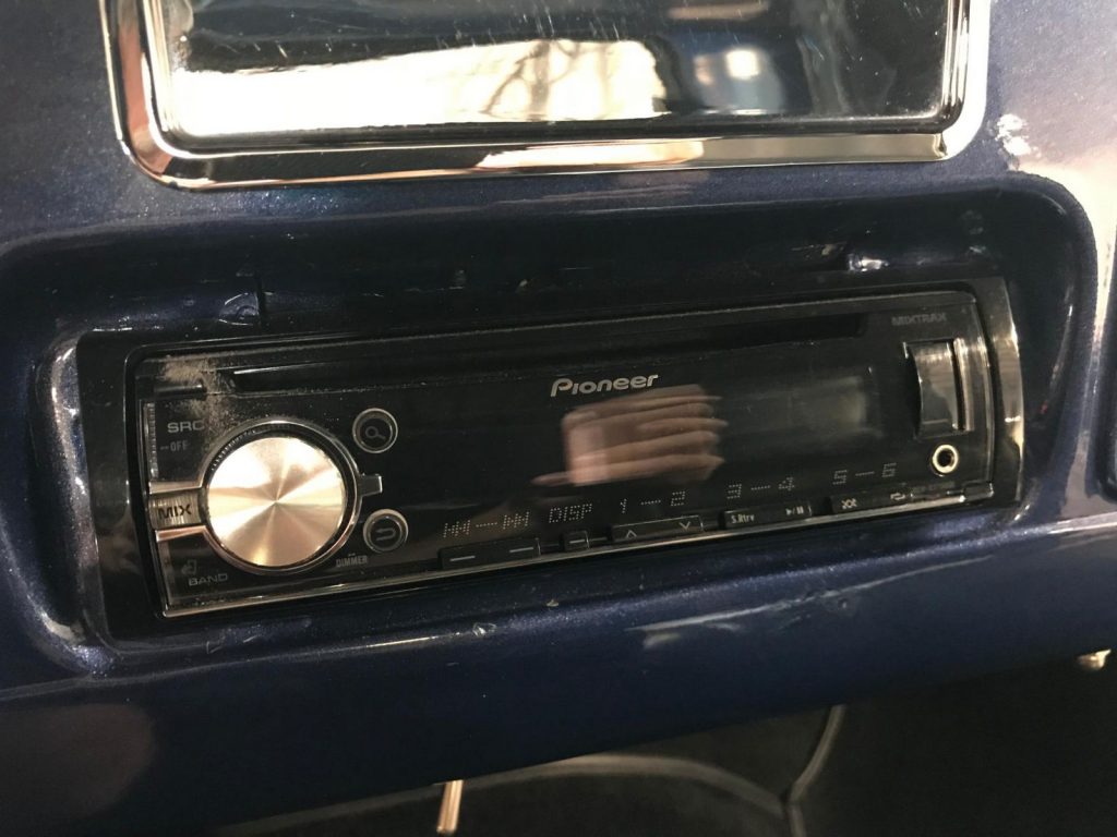 1964_CHEVY_C10_223